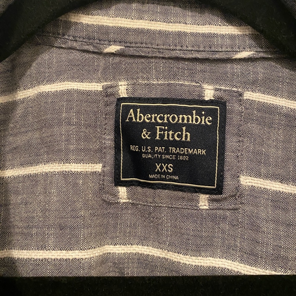 A&F Long Sleeve Crop Button Up With Cinch Waist - image 2